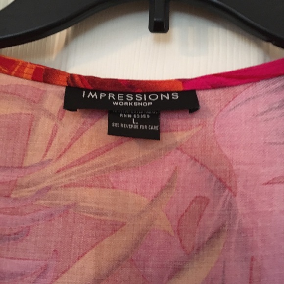 Woman’s Maxie dress shades of red - Picture 2 of 5